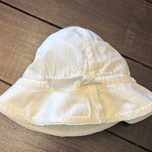 Adorable White Kids Sun Hat with Bow